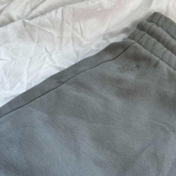 Brand new TNA cozy fleece shorts - Picture 4 of 4